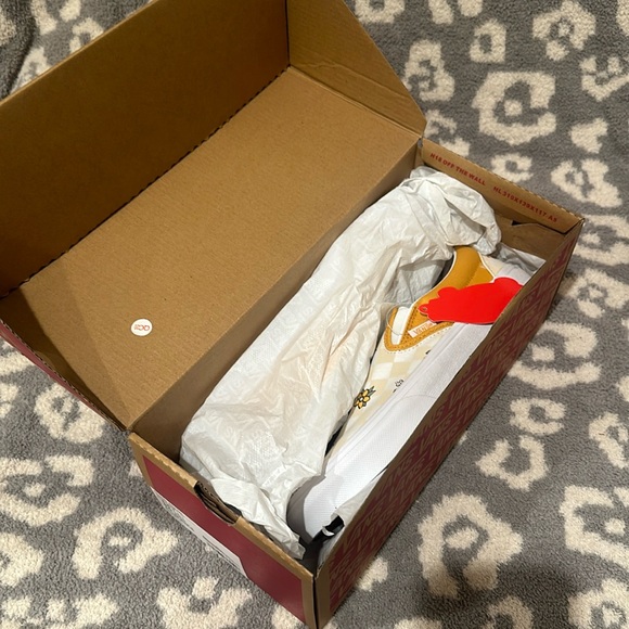 New 🆕 Vans Classic Slip-On (Cottage Check Floral Yellow White) Sneaker 😍 - Picture 15 of 17